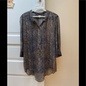 Aritzia Wilfred 100% silk blouse